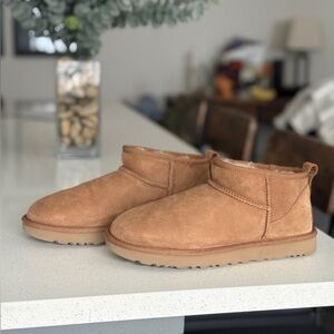 Classic Ultra Mini Uggs. Chestnut color.
